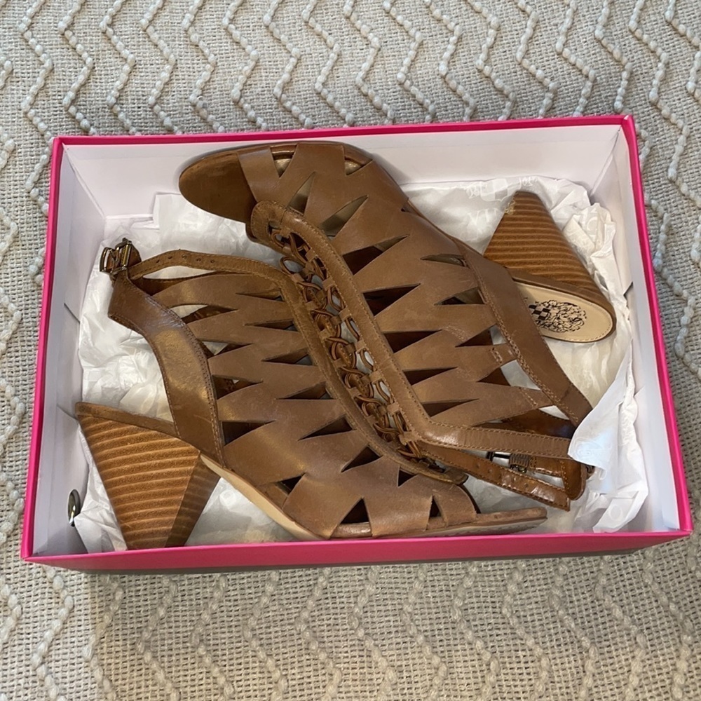 Vince Camuto Brown Elettra Style Heel with Box - Picture 12 of 14